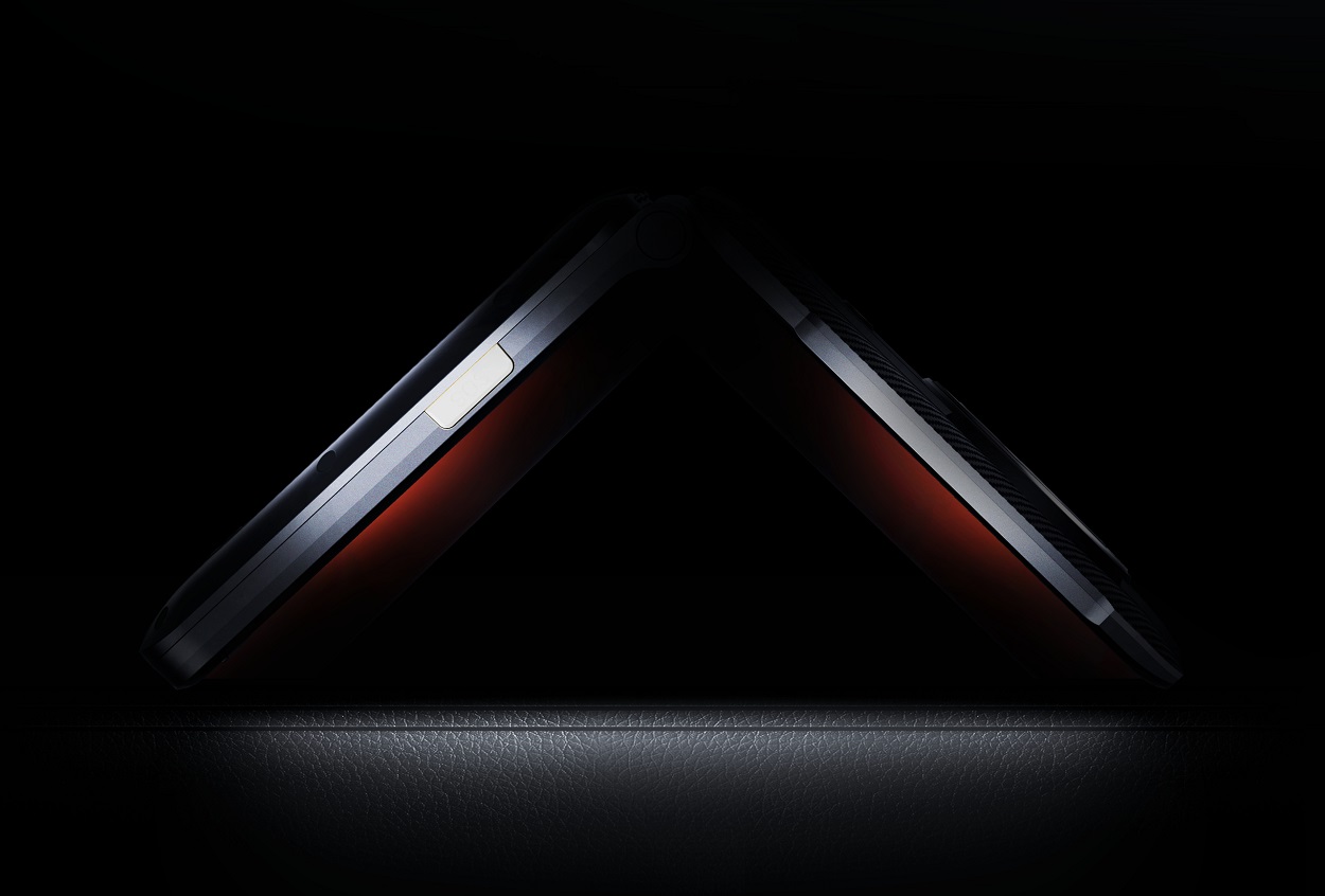 защищенный складной смартфон AGM Flip