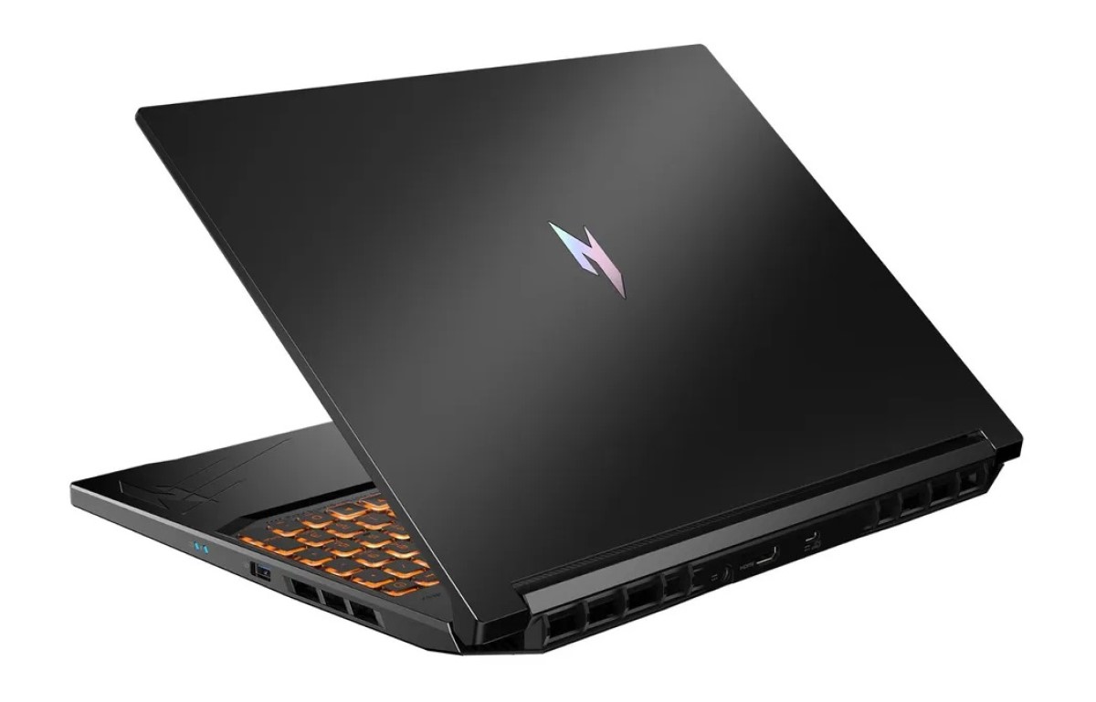 игровой ноутбук Acer Nitro V 16 с AMD Ryzen 8040