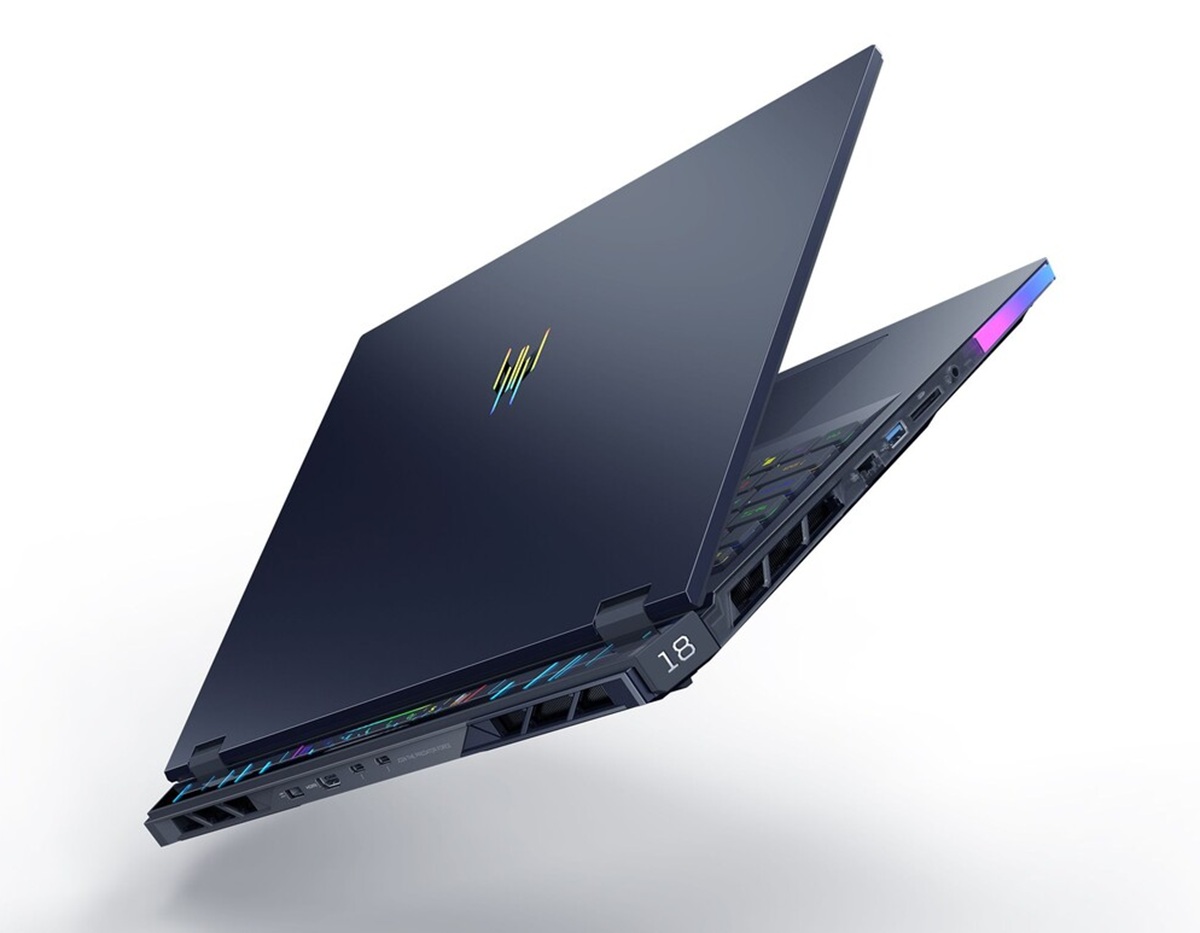 Acer_Predator_Helios_18_AI_3ca745.jpg