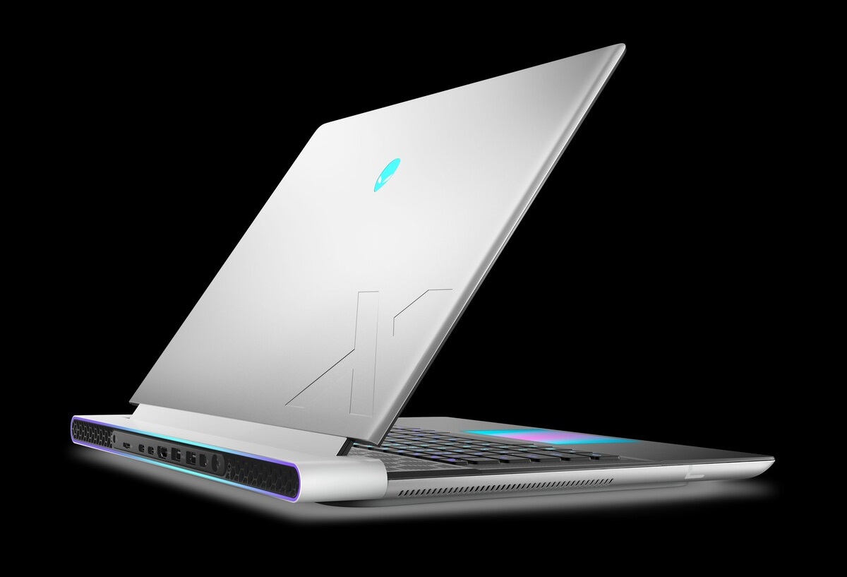 игровой ноутбук Alienware x16 R2