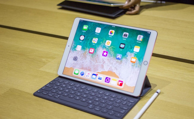 Apple_iPad_Pro_10.5_New2.jpg