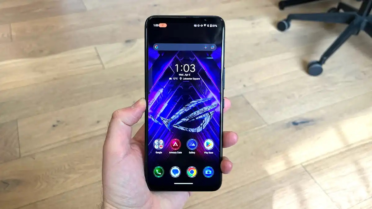 игровой смартфон ASUS ROG 7 Pro