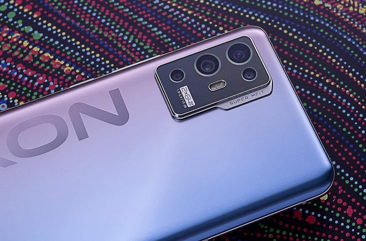 ZTE Axon 30 Pro получил камеру с двумя 64-Мп модулями и Snapdragon 888