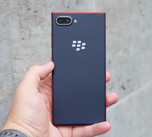 BlackBerry_KEY2_LE_official.jpg