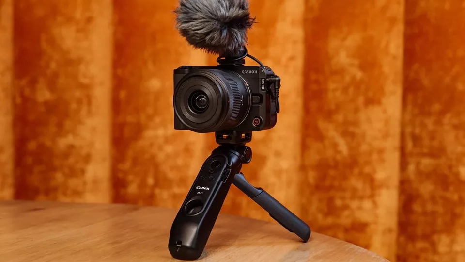 Canon EOS R50 V