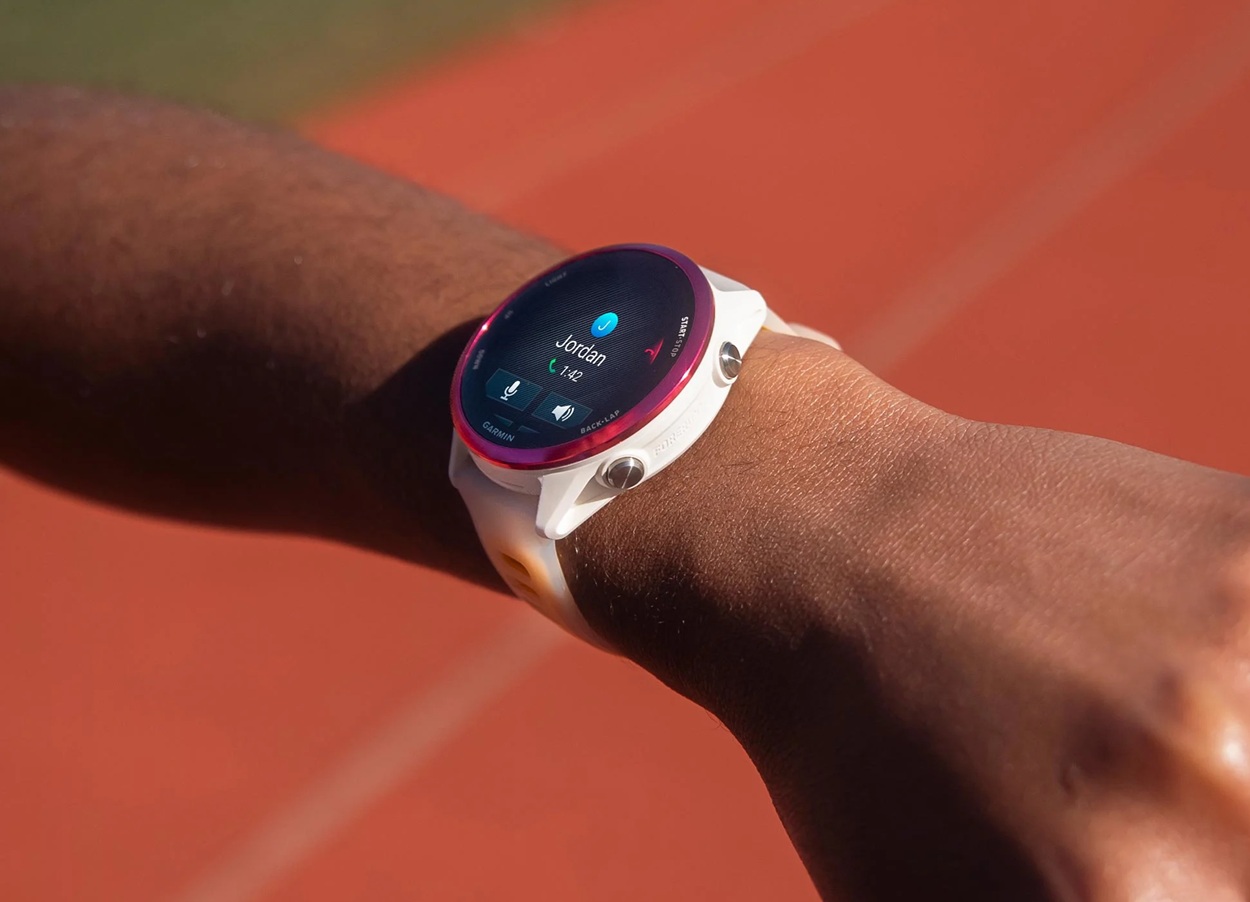 Дисплей Garmin Forerunner 570 с интерфейсом звонка