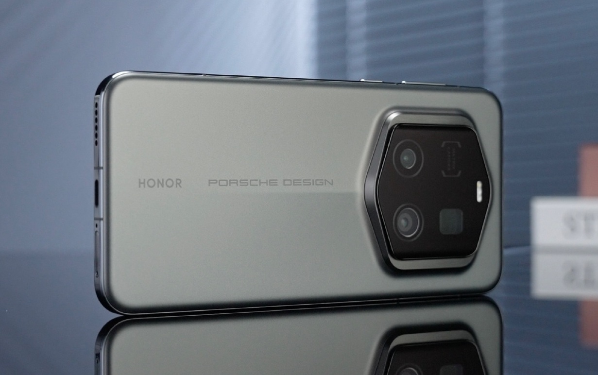 Представлен флагман HONOR Magic7 RSR Porsche Design