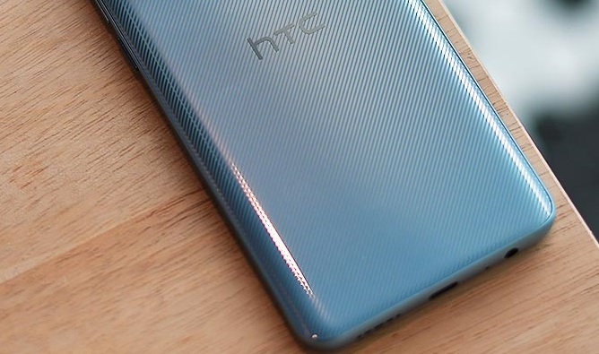 смартфон HTC