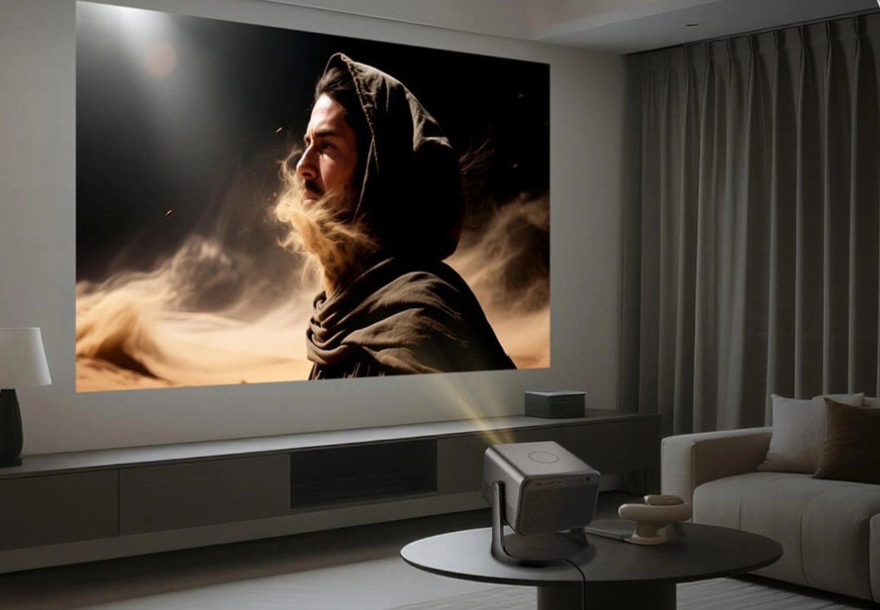 В России представлен лазерный проектор Hisense C3 