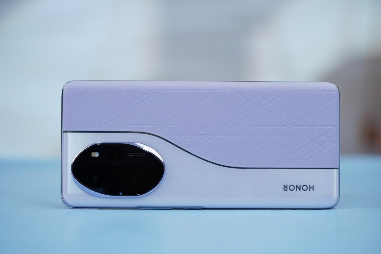 смартфон Honor 100 Pro