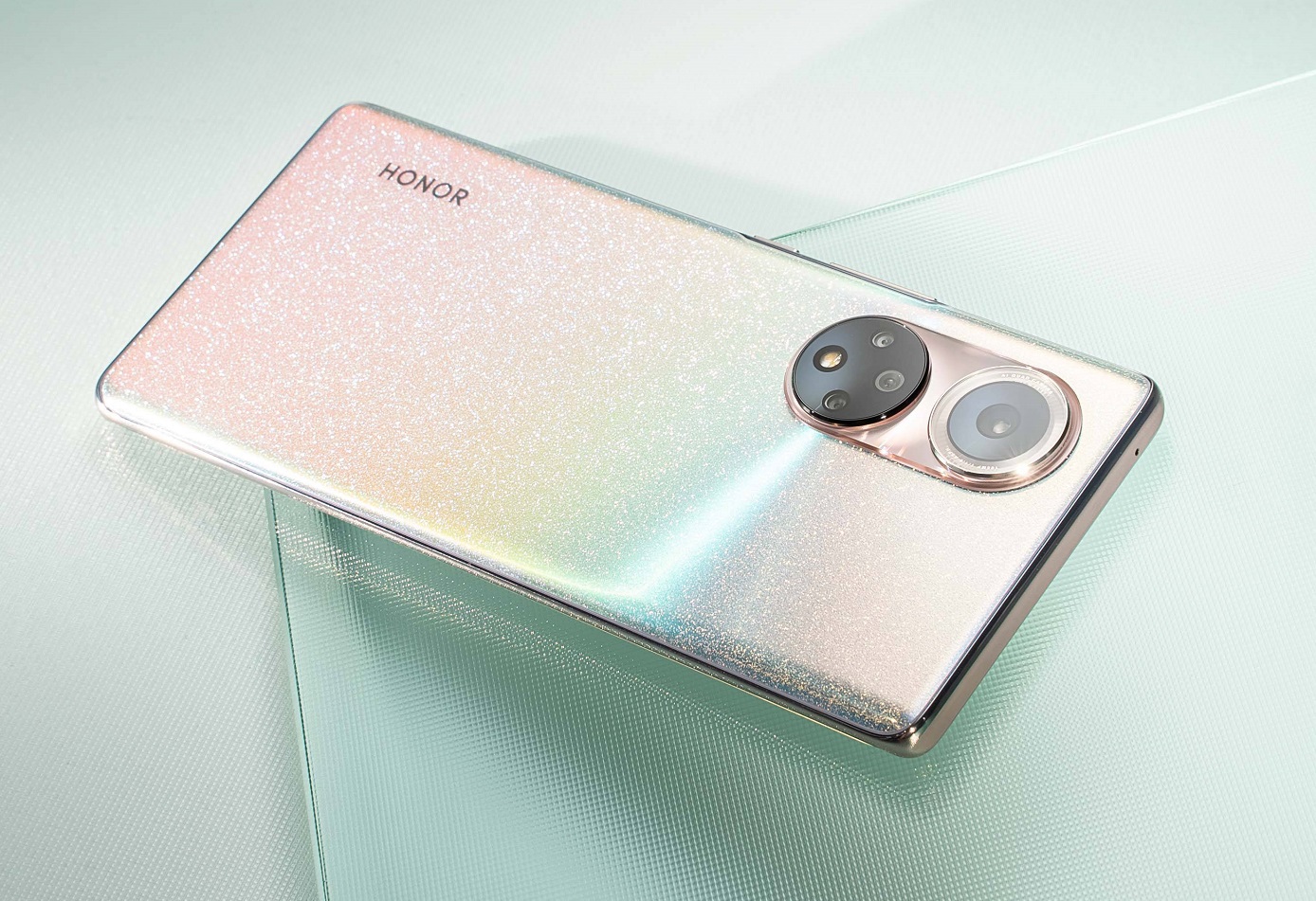 В смартфоны Honor вернутся сервисы от Google