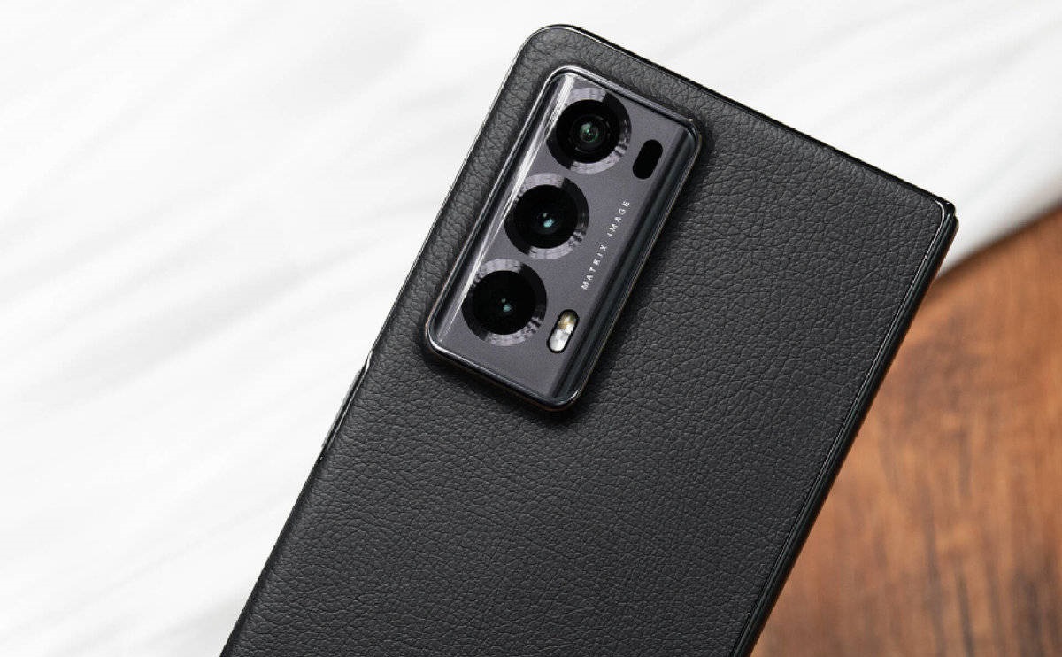 смартфон Honor Magic V2