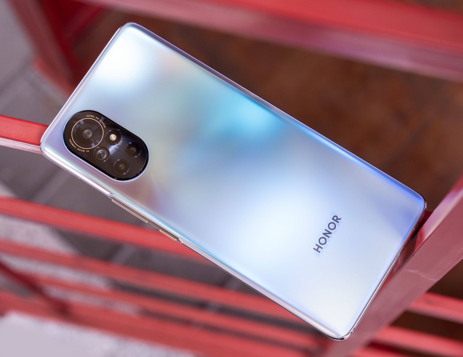 Тонкий смартфон Honor V40 Light Luxury Edition получил 6,57-дюймовой 90 Гц OLED дисплей и камеру с 64 Мп сенсором