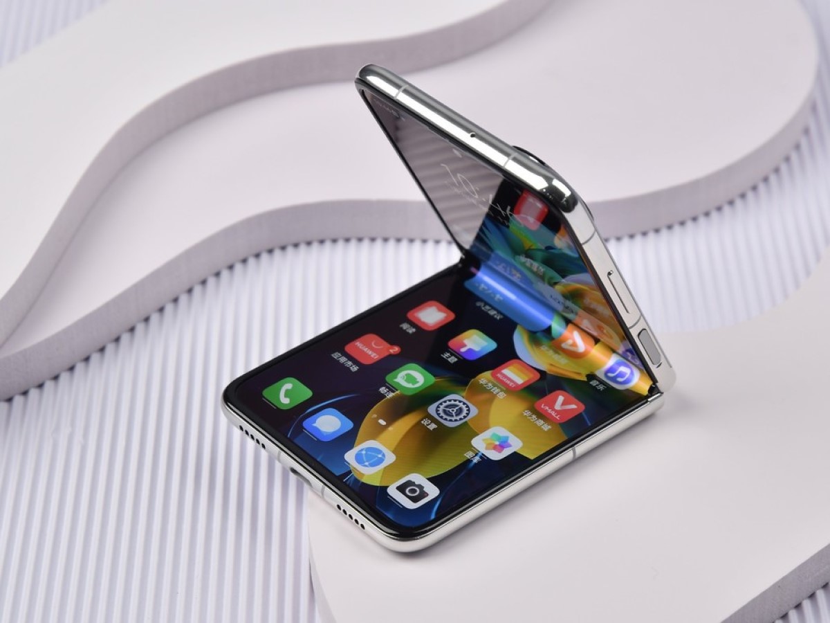 Huawei разрабатывает новый складной смартфон серии P Pocket