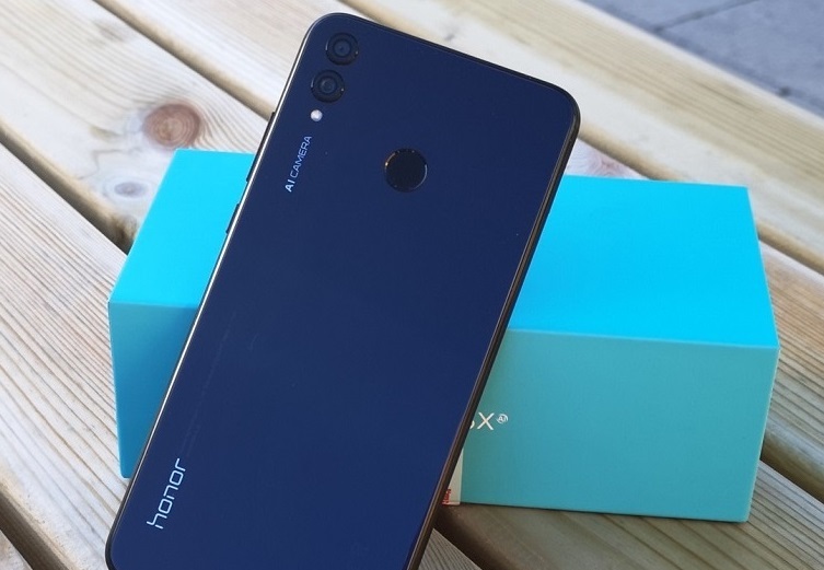 Huawei_Honor_8X_official_70.jpg