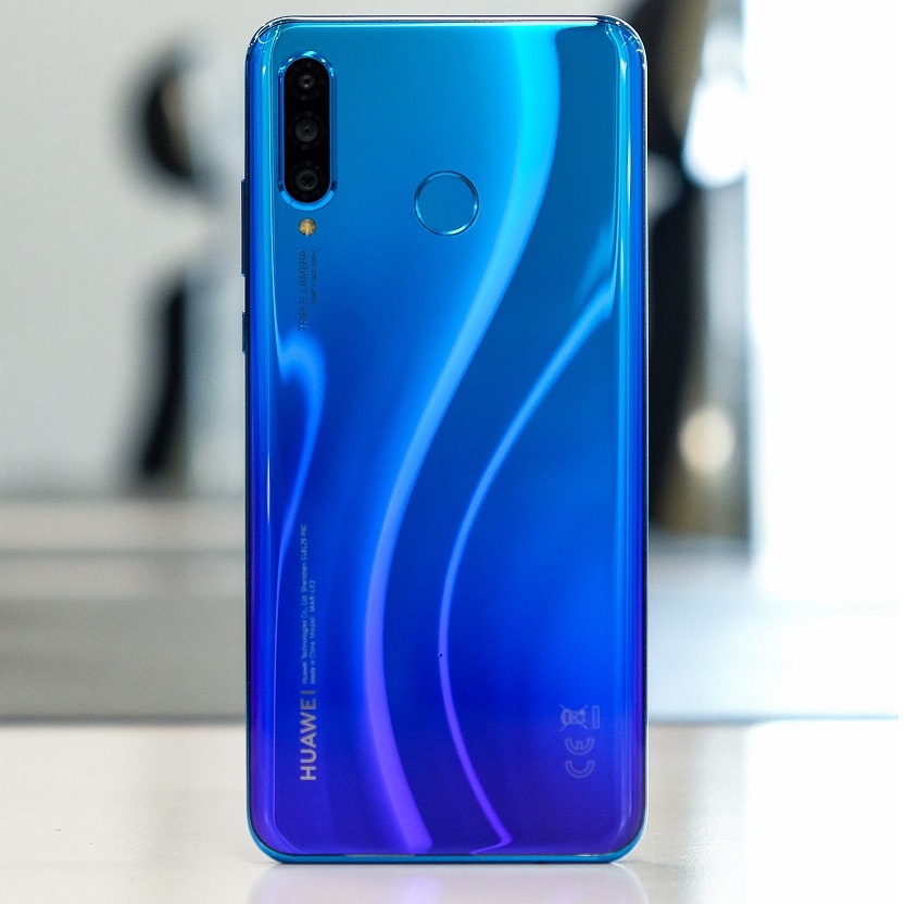 Huawei_Nova_4e_official81.jpg