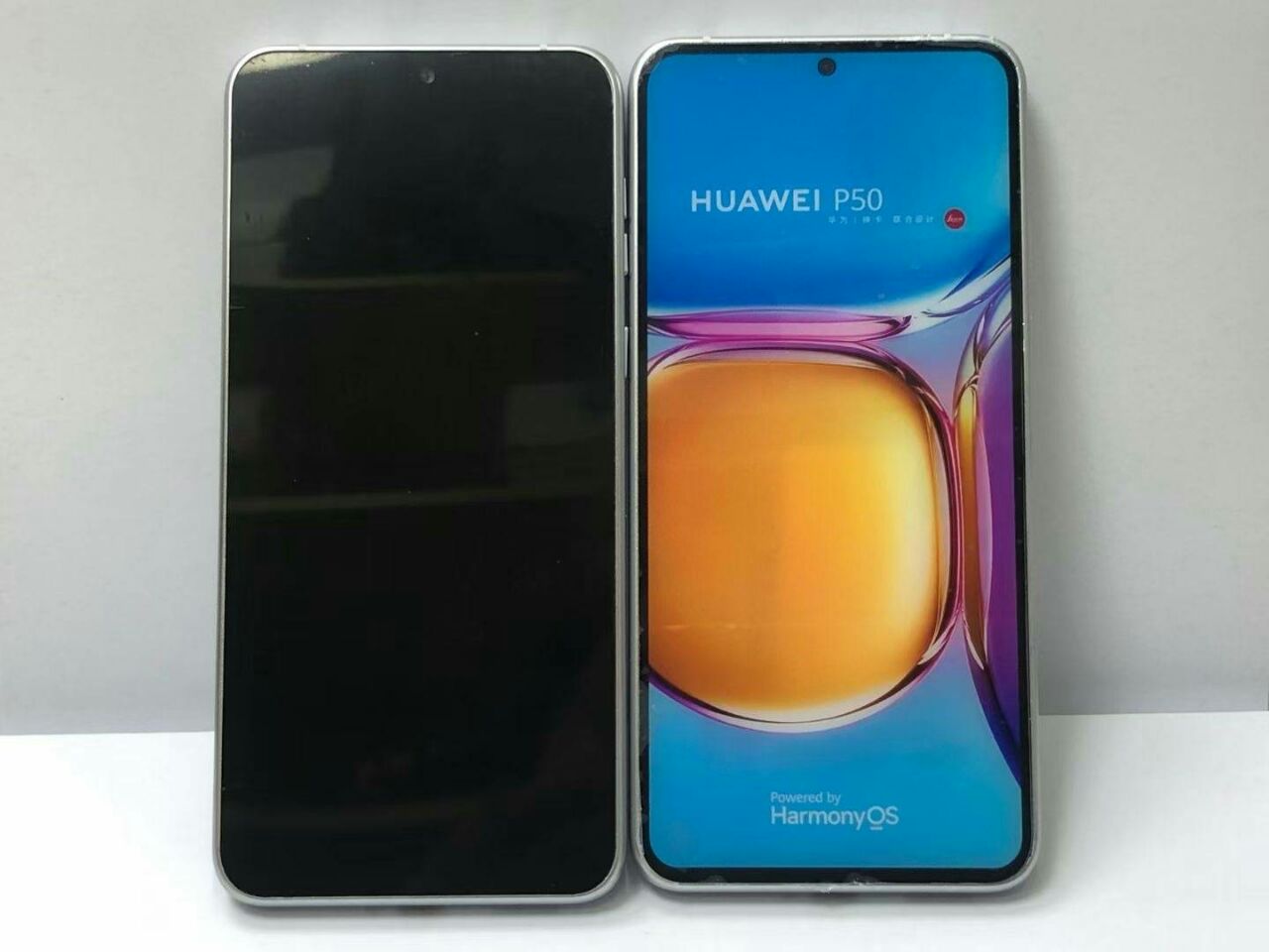Стала известна вероятная дата презентации нового флагманского смартфона Huawei P50. Сообщается, что анонс новинки может состояться уже через полтора месяца, а именно 17 июня. Ранее в сети появлялась довольно противоречивая информация, касающаяся нового смартфона Huawei, вплоть до того, что устройство может вообще никогда не выйти.