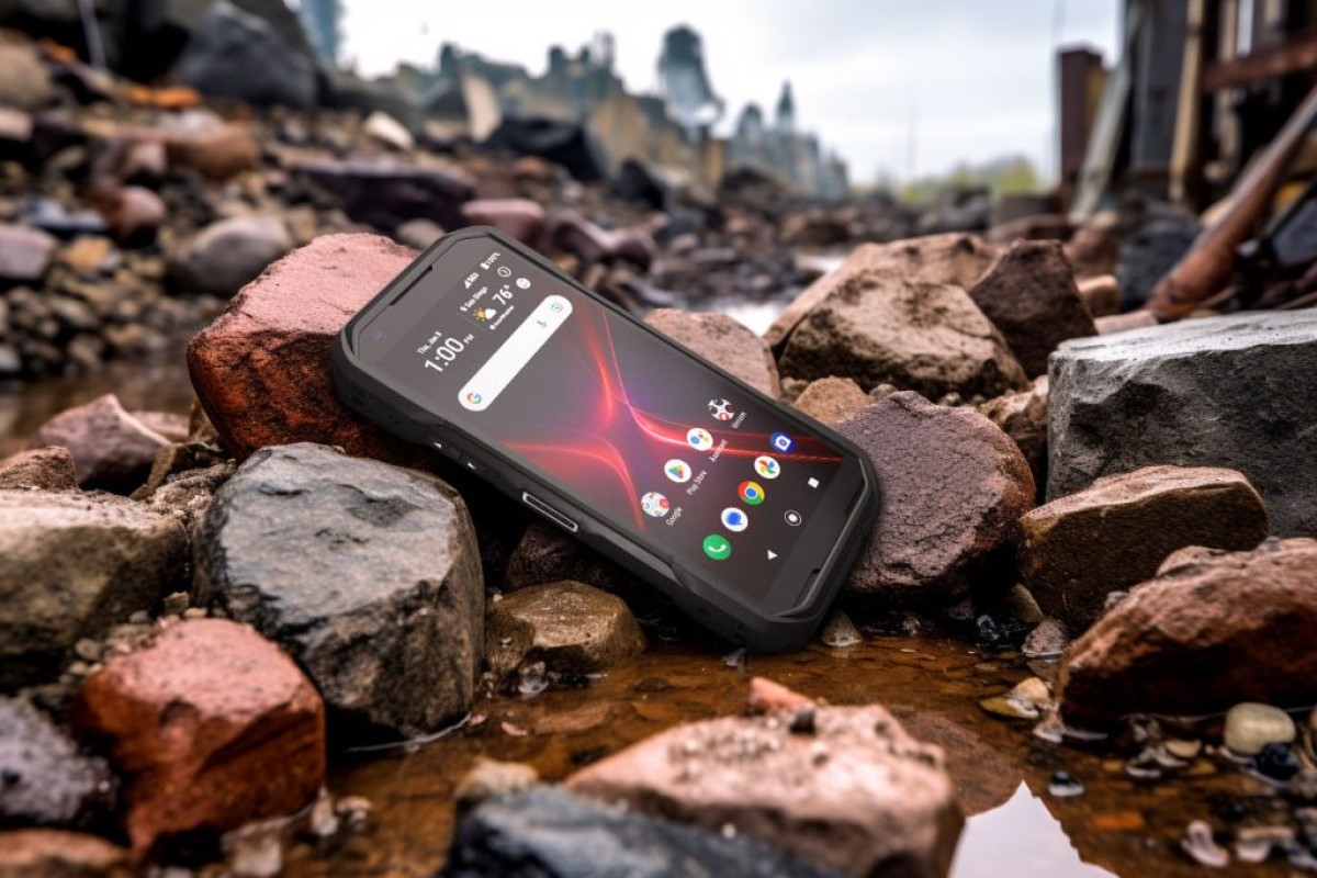 защищенный смартфон Kyocera Duraforce Pro 3