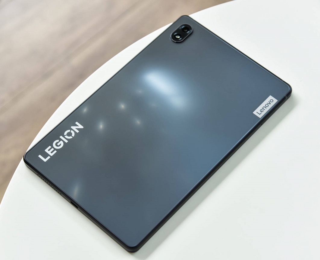 Lenovo Legion Y700
