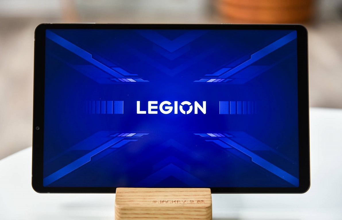 Lenovo Legion Y700