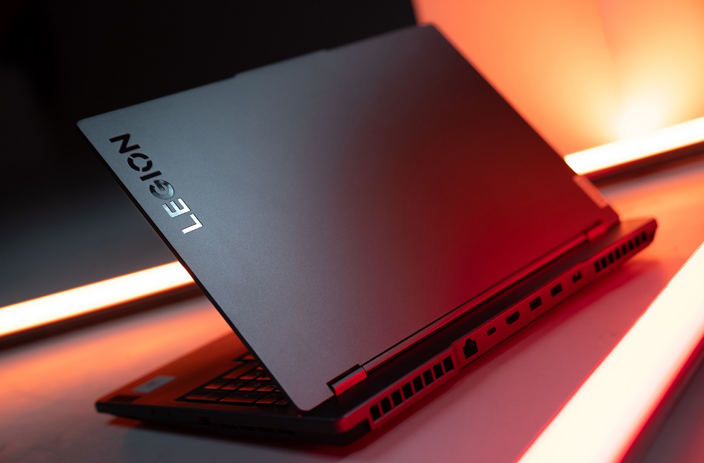 Lenovo выпустит новую версию ноутбука Legion R7000 с процессором Ryzen 7 7840H