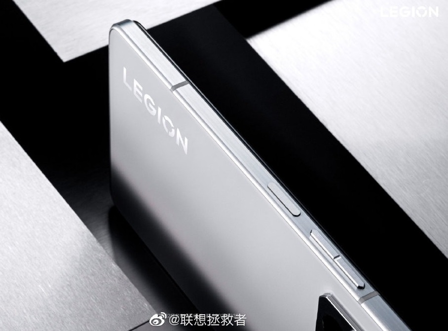 Lenovo Legion Y70