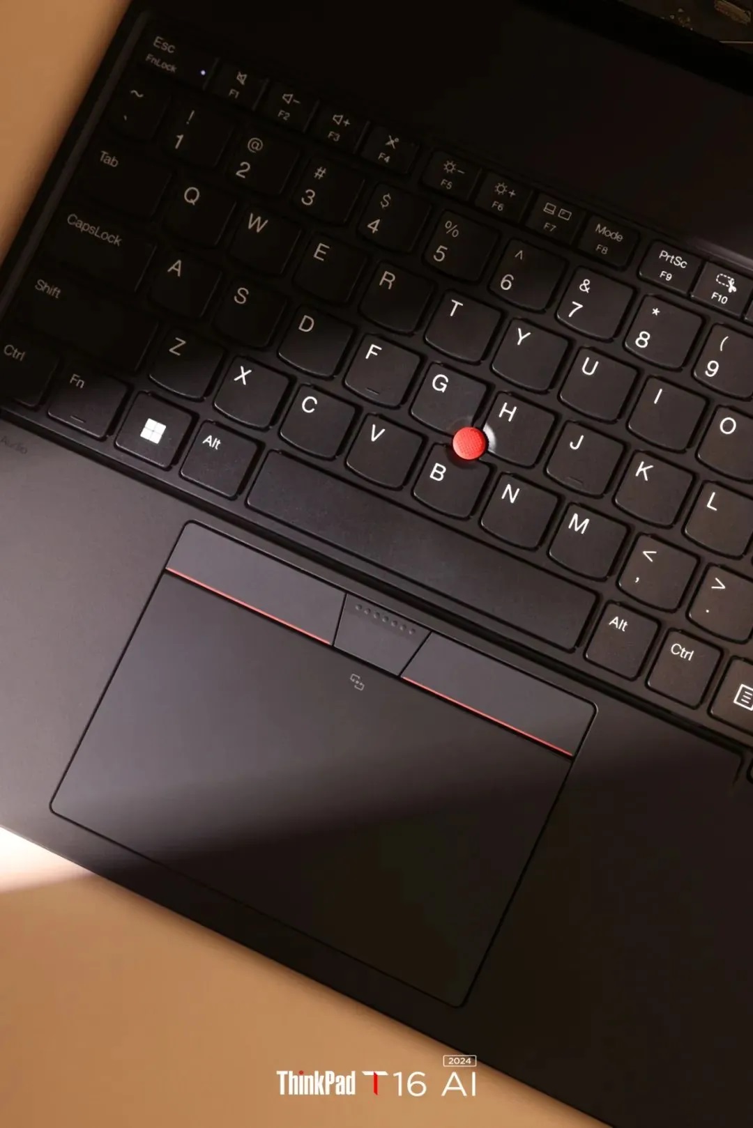 ноутбук Lenovo ThinkPad T16 AI 2024