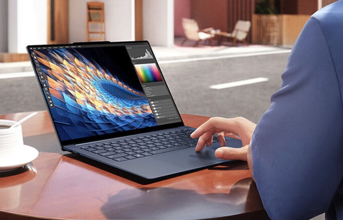 Lenovo YOGA Air 14s с Snapdragon X Plus