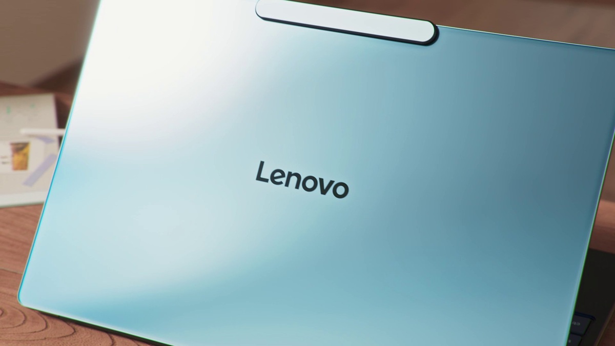 Новый ноутбук Lenovo YOGA появился на фото в преддверии дебюта
