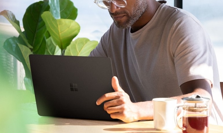 Microsoft_Surface_Book_2_2018_9.jpeg