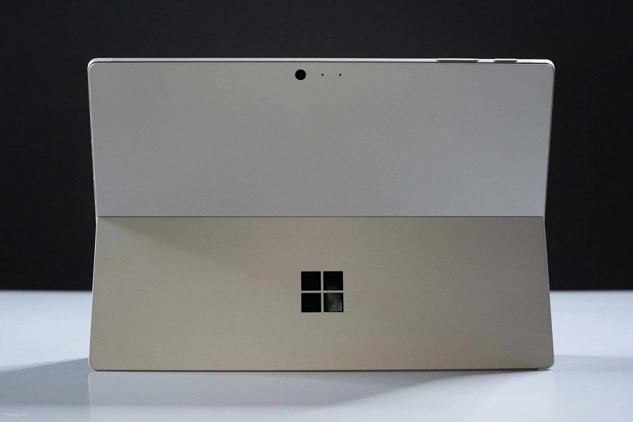 Microsoft_Surface_Pro_6_3.jpg