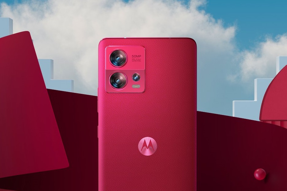 Moto S30 Pro Pantone Limited Edition