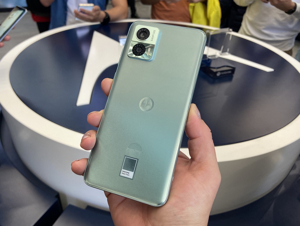 Моторола эдж 40 нео. Motorola Edge 30 Neo. Смартфон Motorola Edge 30 Ultra. Моторола Edge 2018. Моторола самые популярные модели.
