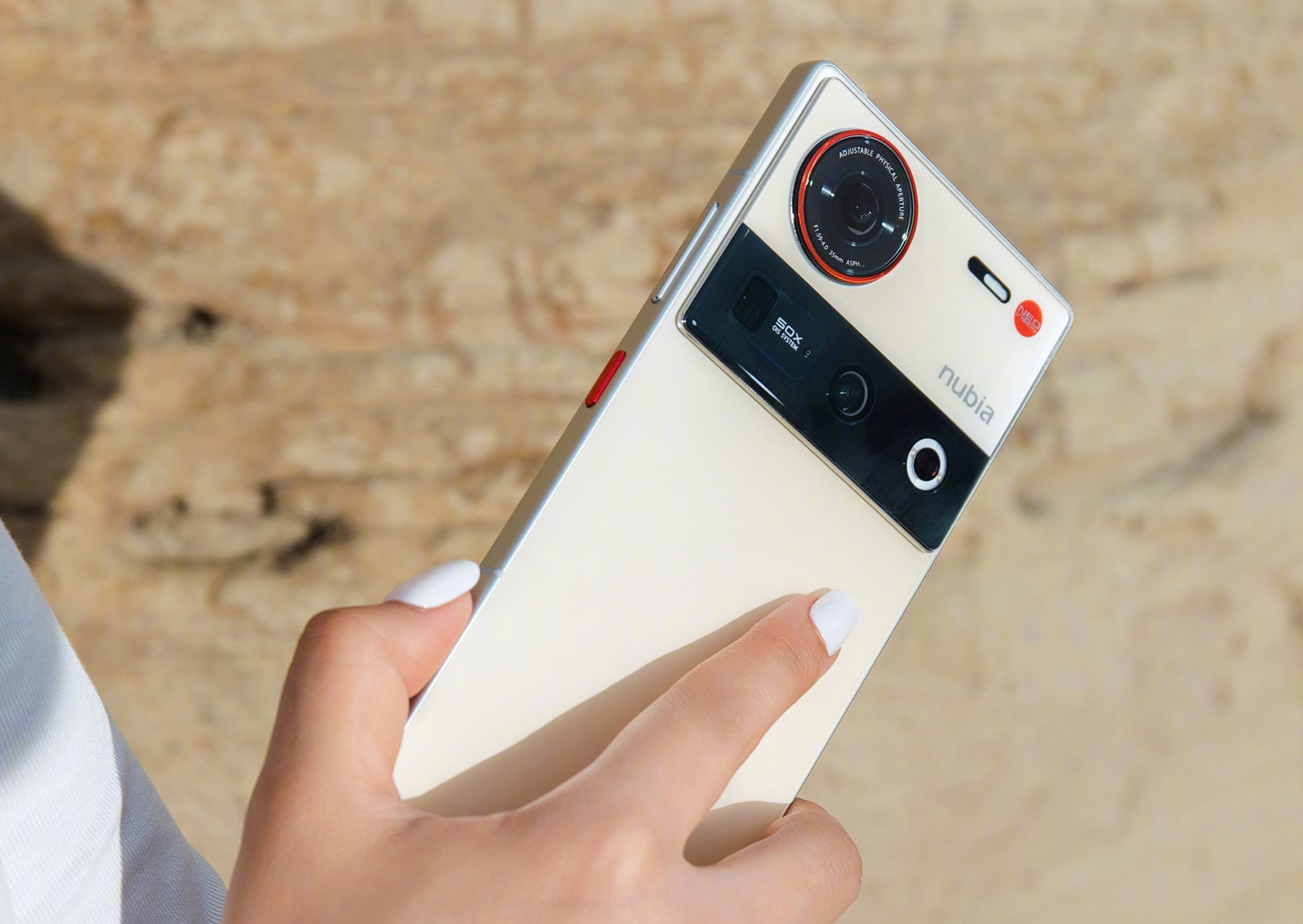 Nubia Z70 Ultra представлен на глобальном рынке
