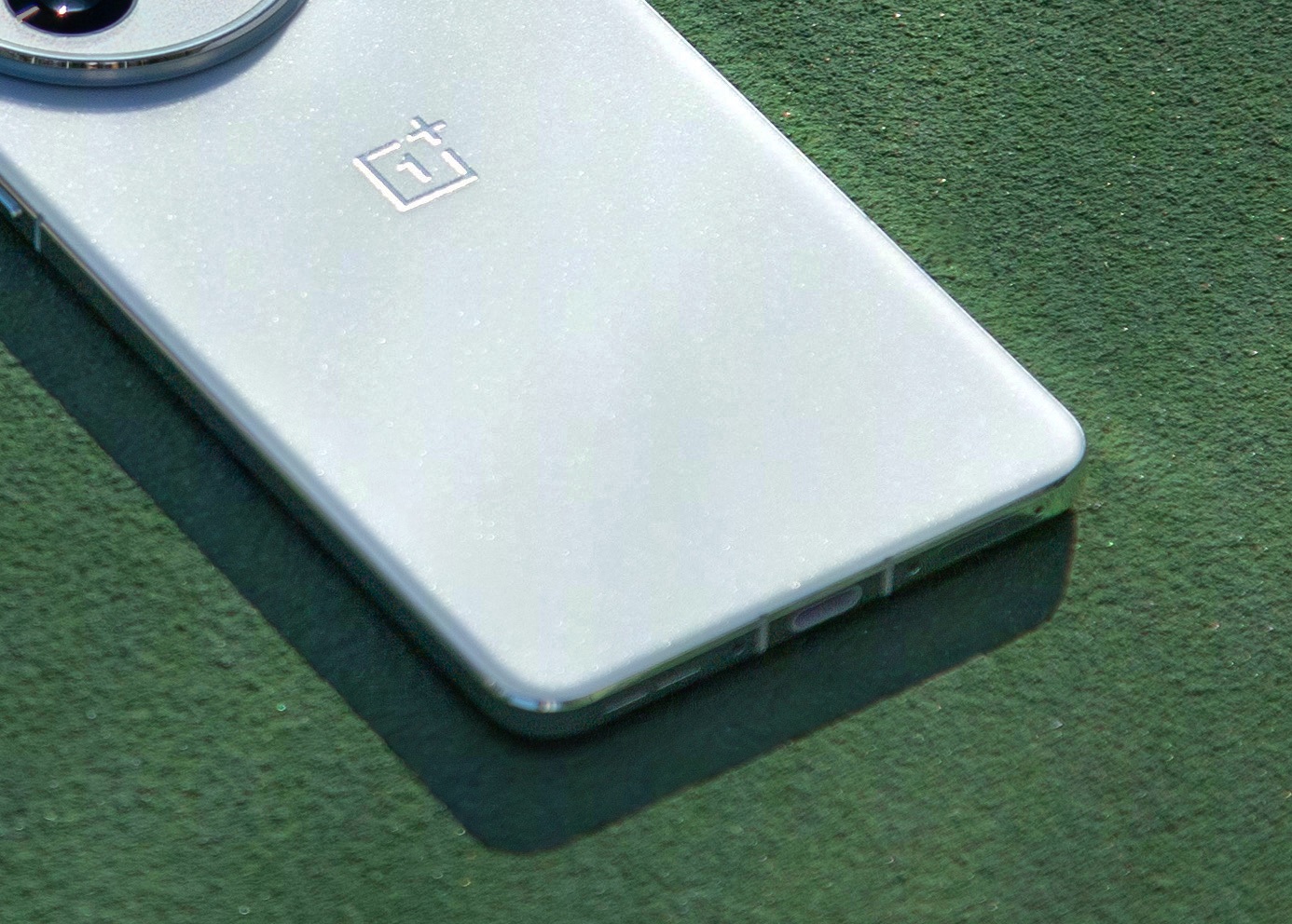 Новый компактный смартфон от OnePlus может получить двойную камеру и Snapdragon 8 Elite