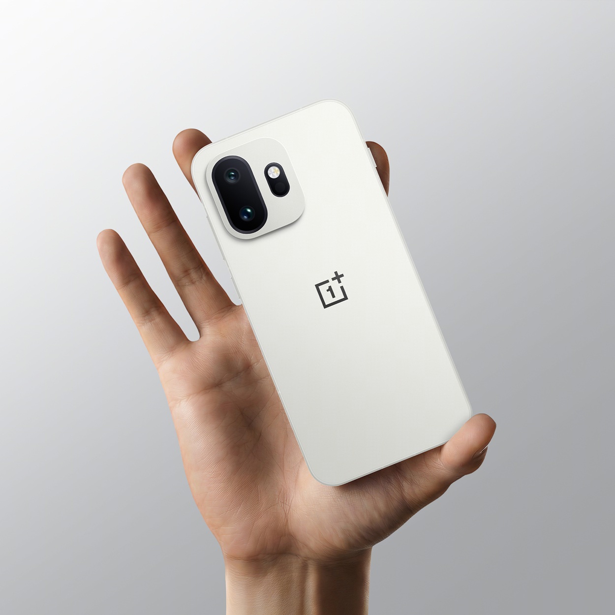 OnePlus 15T в белом цвете