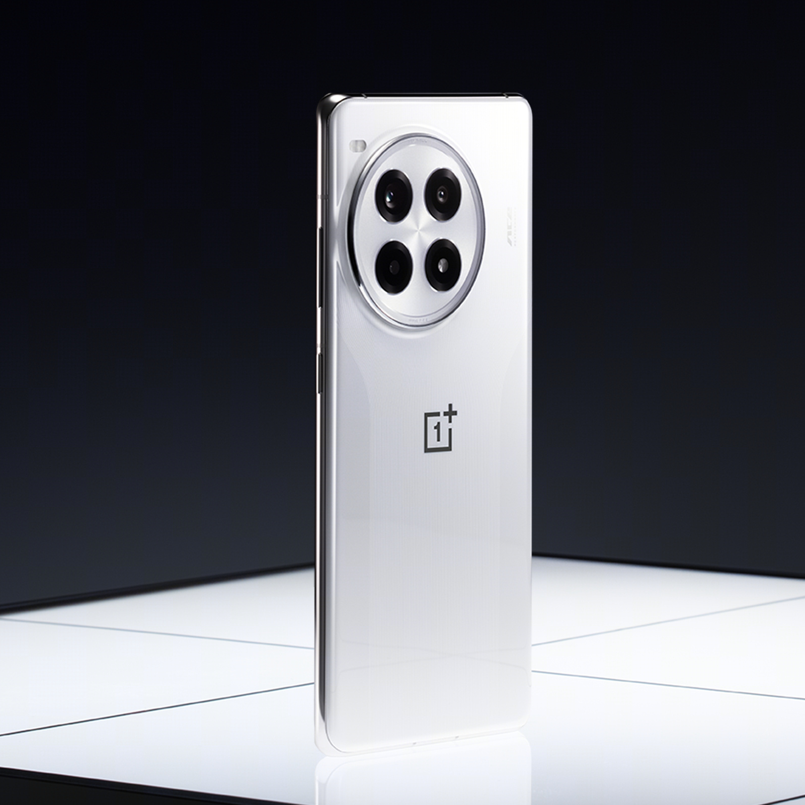 OnePlus Ace 3 Pro в керамическом корпусе