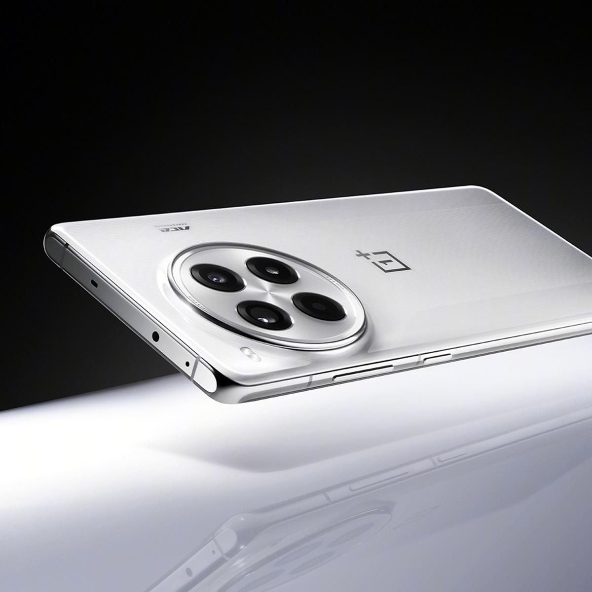 OnePlus Ace 3 Pro в керамическом корпусе