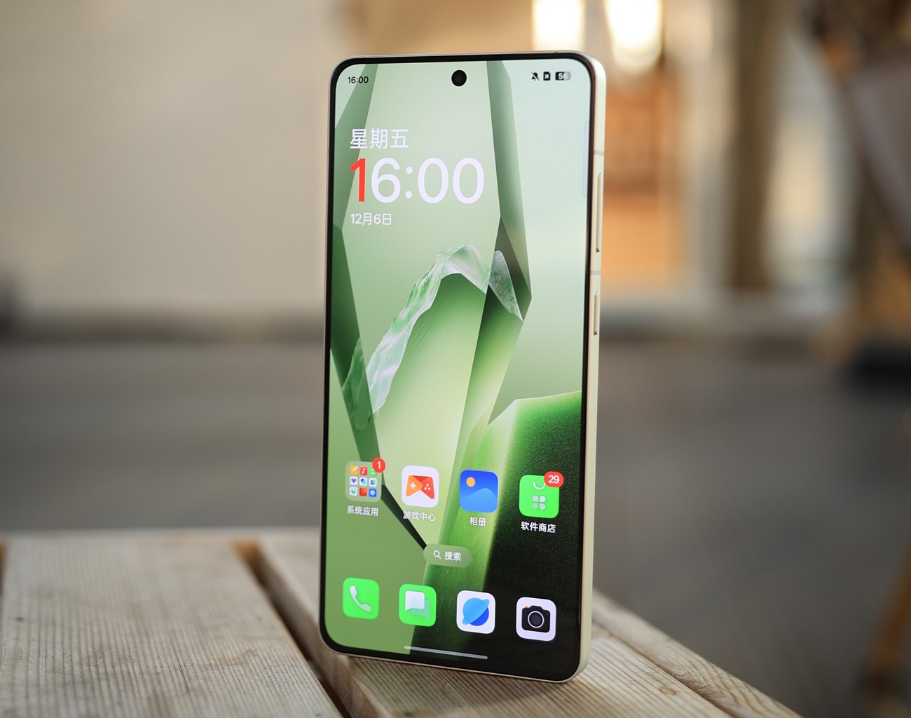 OnePlus Ace 5 с тонкими рамками дисплея появился на первых фото