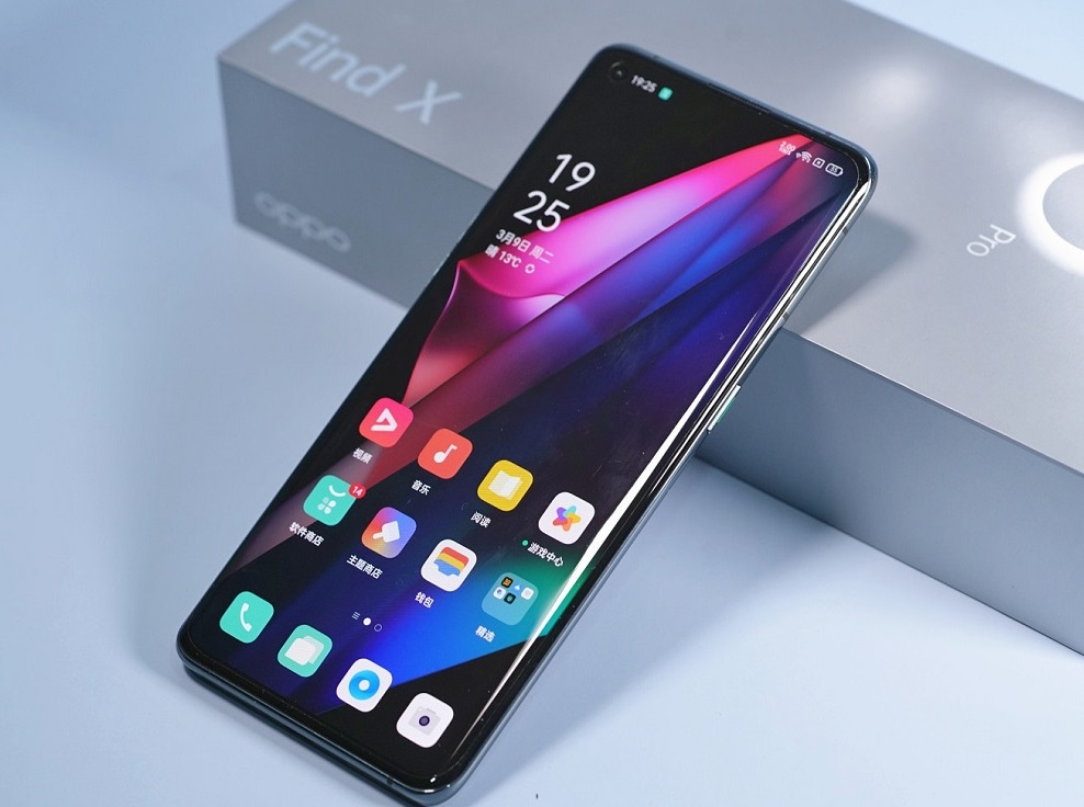 Флагманские смартфоны, которые вышли в 2021 году: OPPO Find X3 Pro