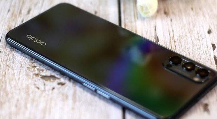 Oppo_Reno5_67658595.jpg