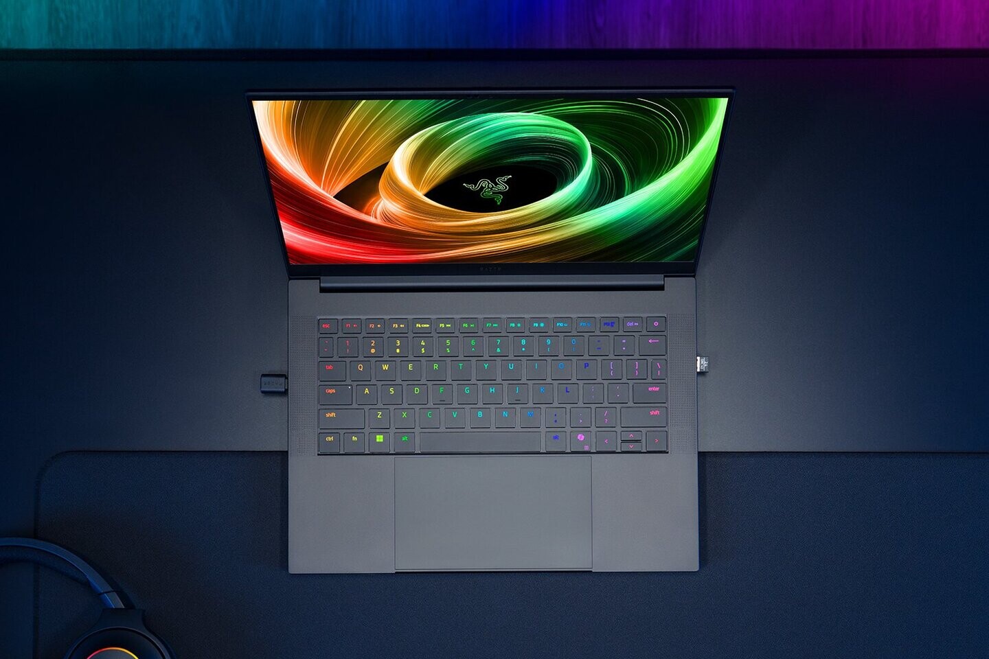 Тонкий и лёгкий корпус Razer Blade 14 в чёрном цвете