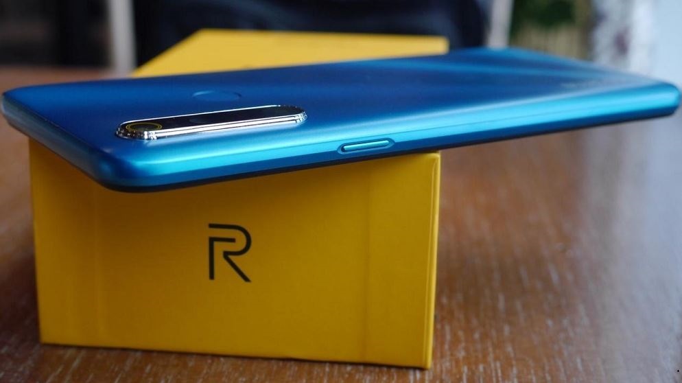 Realme-85698.jpg