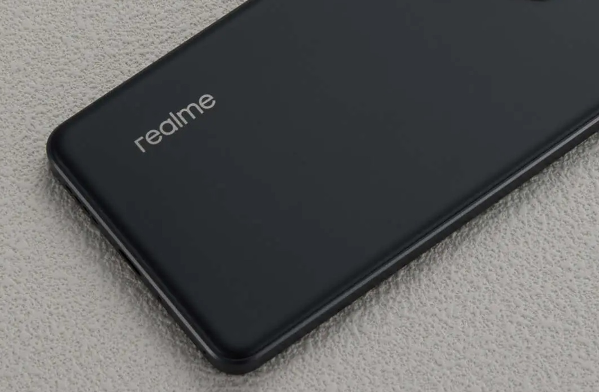 Realme выпустит новый смартфон с процессором Dimensity 8400