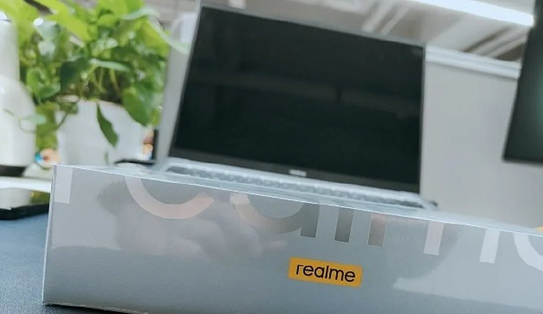 Realme Book