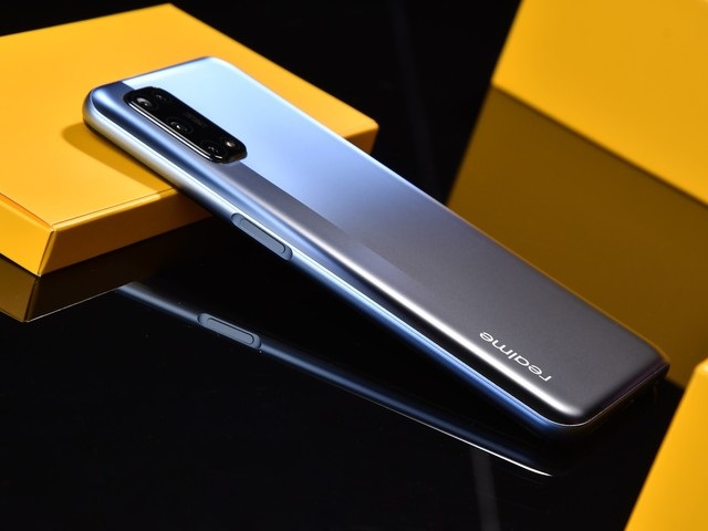 Realme_5c29122555hn3779232_2.jpg