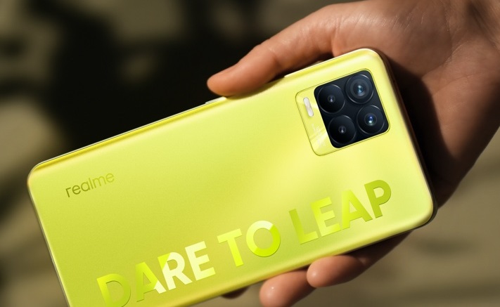 Realme 8 Pro Illuminating Yellow