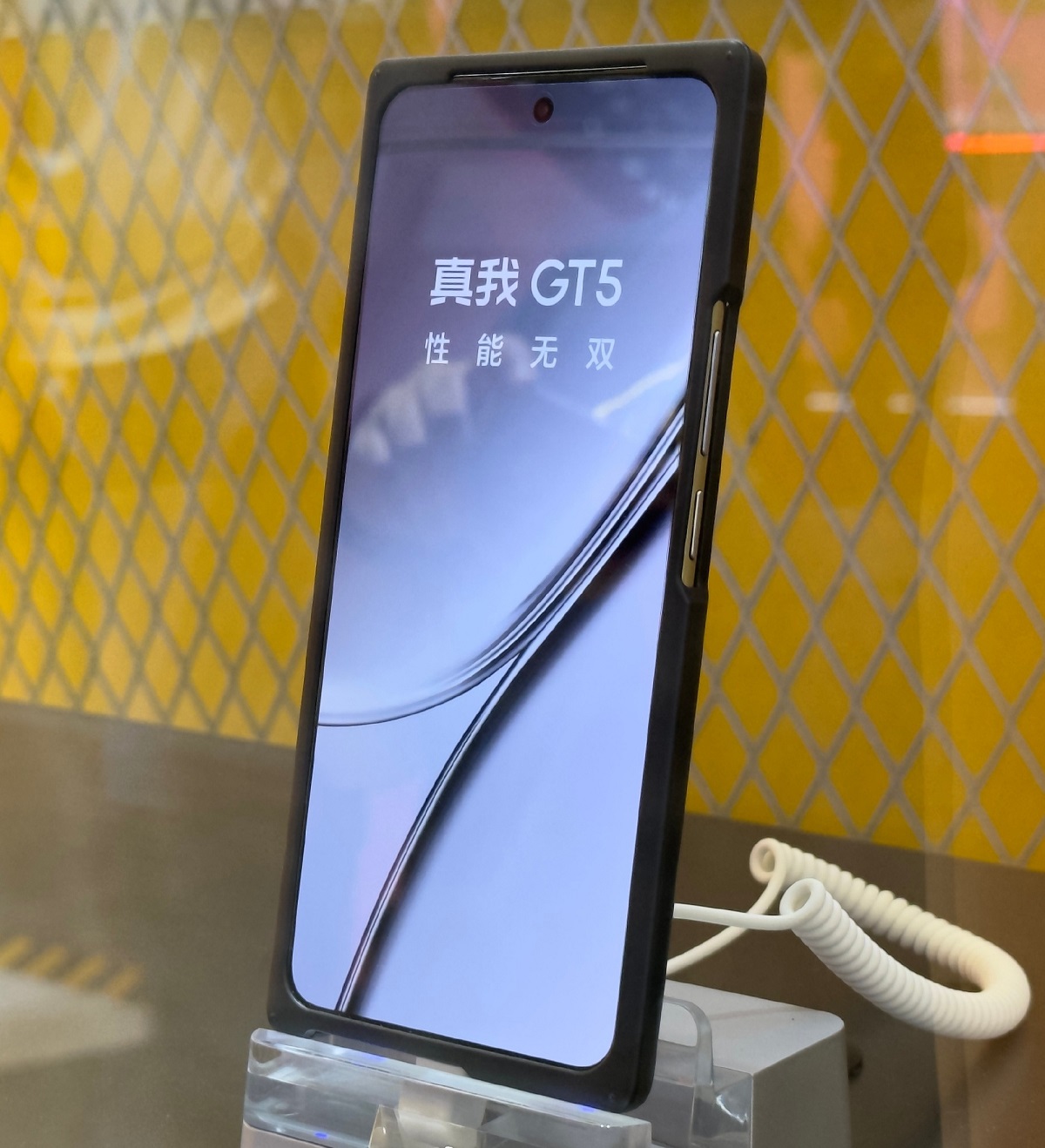 смартфон Realme GT5