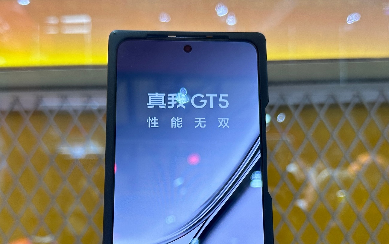 смартфон Realme GT5