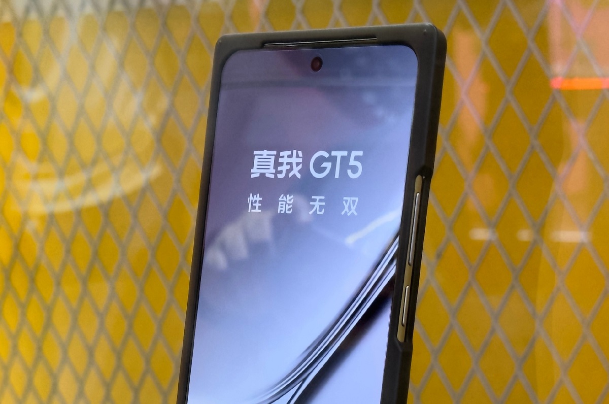 смартфон Realme GT5